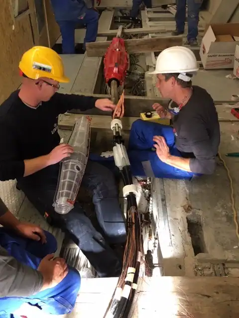 Montage overgangsmof monteurs